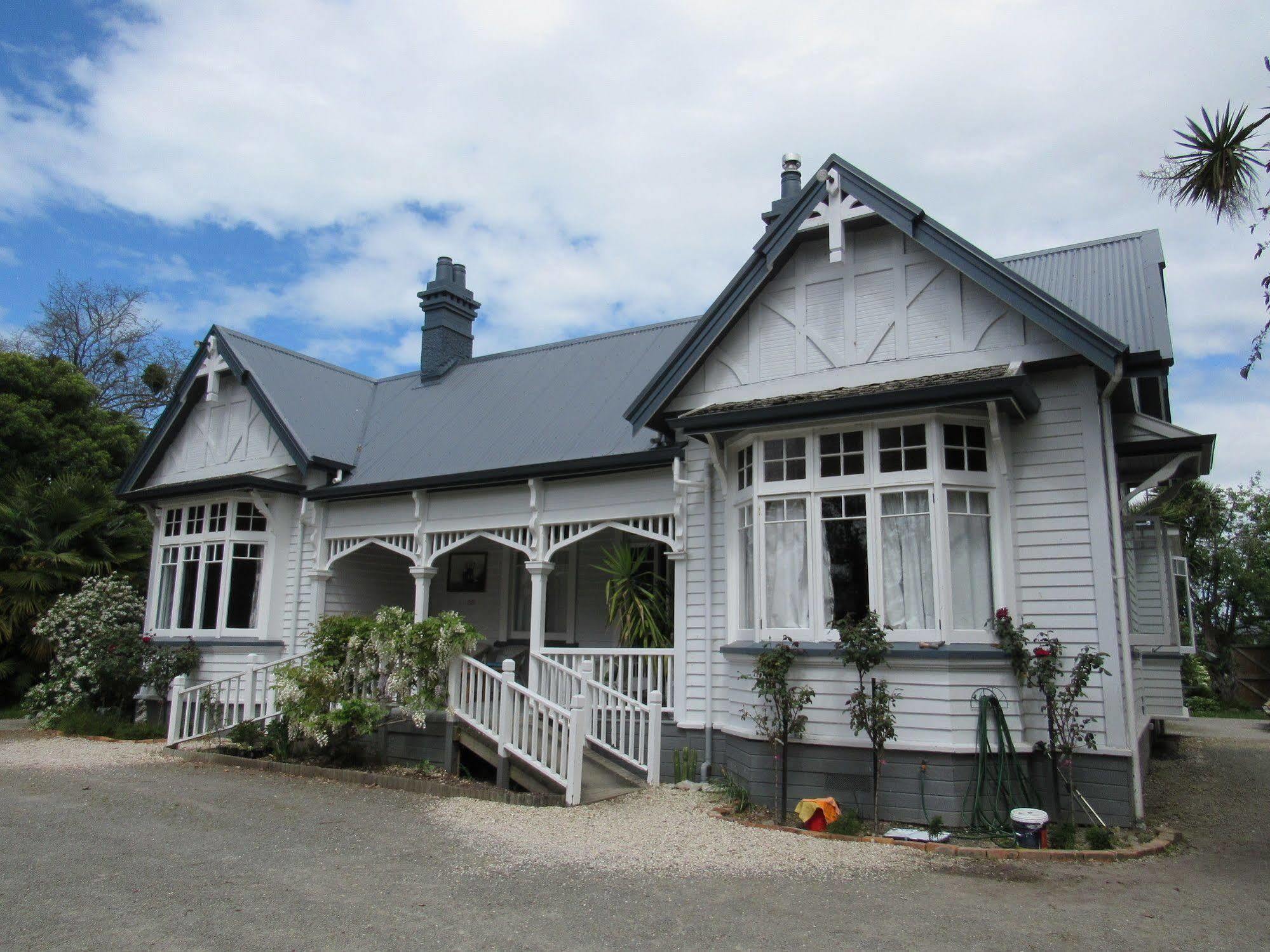 White Elephant Accomodation Motueka Exterior photo