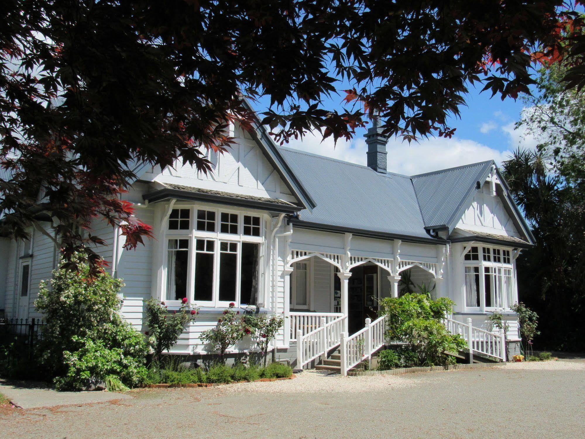 White Elephant Accomodation Motueka Exterior photo