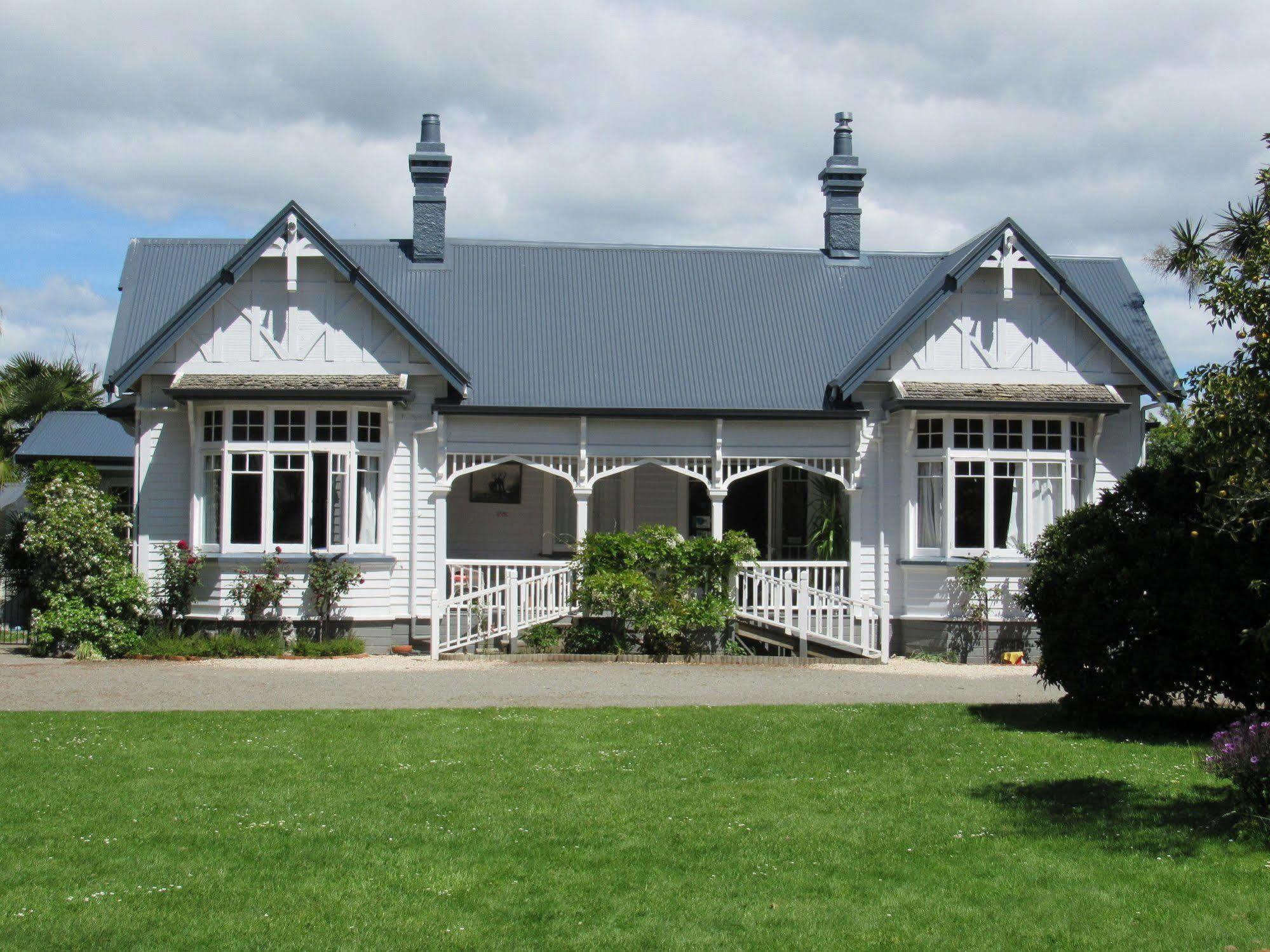 White Elephant Accomodation Motueka Exterior photo