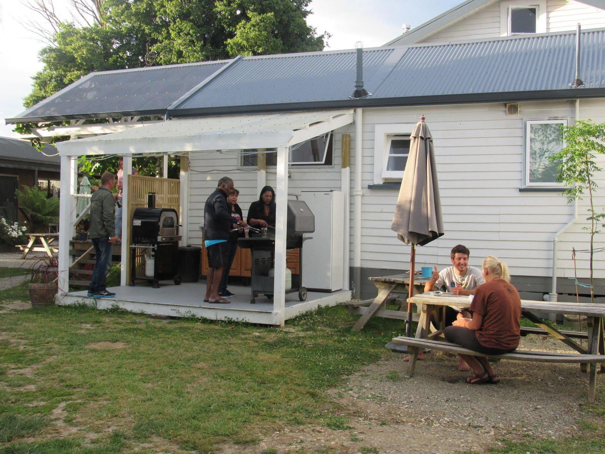 White Elephant Accomodation Motueka Exterior photo